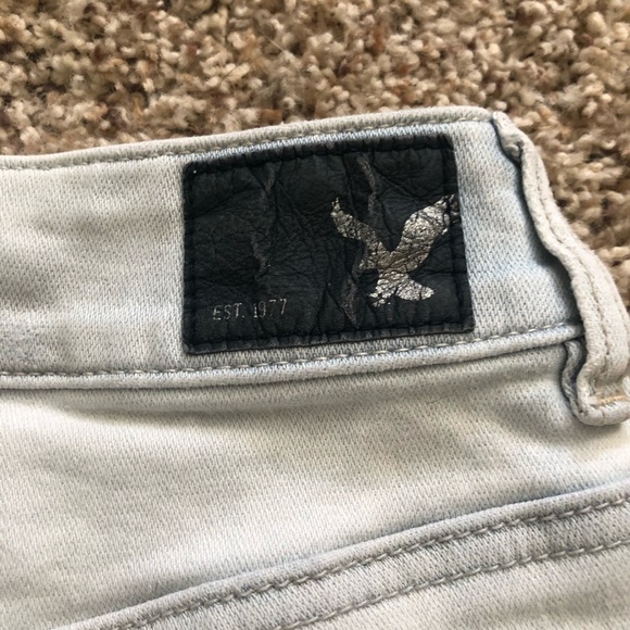 American Eagle Outfitters distressed jean shorts - Picture 8 of 8